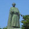 坂本龍馬銅像と高知県青年